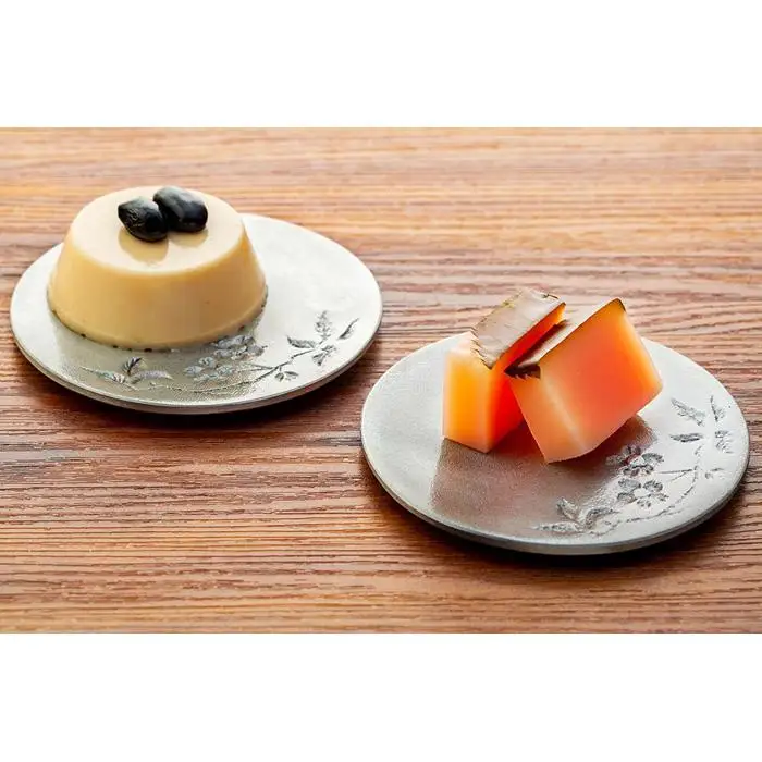 「ひんやり」をキープしてくれるアルミ鋳物の菓子皿（Sakuraセット）