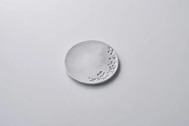 「ひんやり」をキープしてくれるアルミ鋳物の菓子皿セット（Ume Lサイズ / Sサイズ）