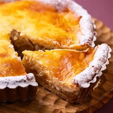 青森りんごのチーズタルト　1ホール(15cm)_菓子・スイーツ ケーキ  _【配送不可地域：離島】【1219551】