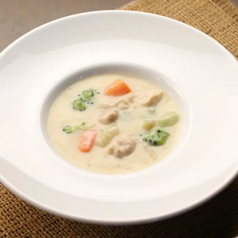 温めるだけで本格的な「ビーフ＆クリームシチュー」各4食【A5-322】