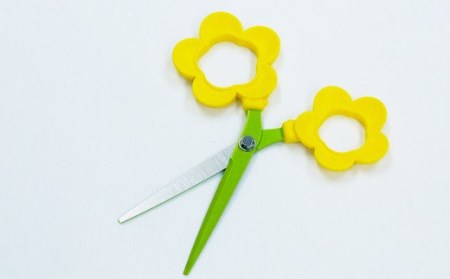 H4-14 【ペン立て付きはさみ】coconeフラワー イエロー ～はさみ ニッケン刃物 インテリア 雑貨 ペン立て 文房具 文具～ かわいいはさみ お花 はさみ 女性 飾れる おしゃれ インスタ映え 植物 植木 観葉植物