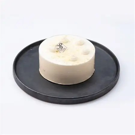 白薔薇「スノーホワイト」のような5層のチーズケーキ糖質オフ(4号サイズ)薔薇の町からお届け【配送不可地域：離島】【1221005】