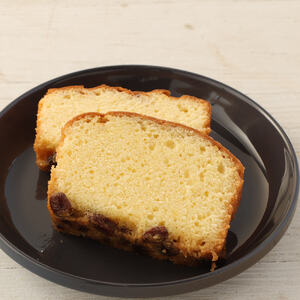レーズン入り ポミエのブランデーケーキ（1本）洋酒 ケーキ スイーツ デザート スポンジケーキ 洋菓子 お菓子 おやつ 洋菓子 フルーティ 上品 ギフト プレゼント 冷凍 配送【R00117】