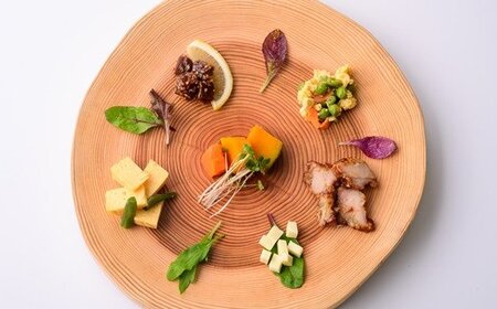 木の職人がつくる「おもてなし年輪皿(杉)」直径約30㎝【N03】