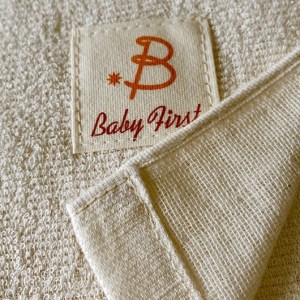 BabyFirst裏ガーゼ正方形バスタオル2枚セット_BabyFirst 裏ガーゼ 正方形 バスタオル 2枚 セット 約93×89cm タオル 綿 100％ 吸水性 抜群 パイル地 ガーゼ地 赤ちゃん 敏感肌 安心 安全 天然素材 無漂白 無蛍光 出産祝い 日用品 お取り寄せ 福岡県 久留米市 送料無料 〔Qx016〕