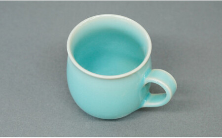 有田焼 翡翠丸マグカップ【梶原大敬 茂正工房】器 うつわ 食器 マグカップ マグ カップ コップ コーヒーマグ 青磁 翡翠 青 作家 手作り 手仕事 ろくろ シンプル 電子レンジ対応 30000円 3万円 A30-784
