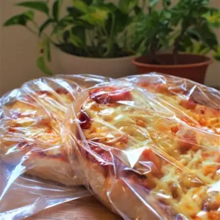 全粒粉ピザ 3枚入り　カリッ もちっ 旨みの新食感_惣菜・加工品 ピザ  _【配送不可地域：離島】【1234819】