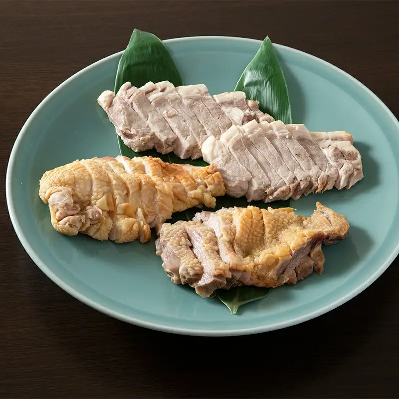 比内地鶏と大館さくら豚の吟醸酒粕漬セット【月曜･火曜 配送指定不可】　135P2901