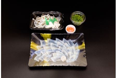 【配送日指定可】 長門産とらふぐ ふぐセット とらふぐ刺身 2人前 冷蔵 トラフグ フグ 最高級とらふぐ 父の日 母の日 イベント お中元 お歳暮 贈答用 ギフト 熨斗 のし 大人気 山口県 本場トラフグ 職人 (1138)