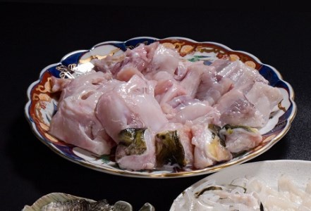 【配送日指定可】 ふぐセット とらふぐ刺身 とらふぐ あら ひれ酒 堪能 2-3人前セット（ポン酢・もみじおろし付き） [刺身80g+ふぐ皮80g+あら600g+干しひれ4枚〕 トラフグ フグ 最高級とらふぐ 父の日 母の日 イベント お中元 お歳暮 贈答用 ギフト 熨斗 のし 大人気 山口県 本場トラフグ 職人 板前 長門産とらふぐ  (1214) 