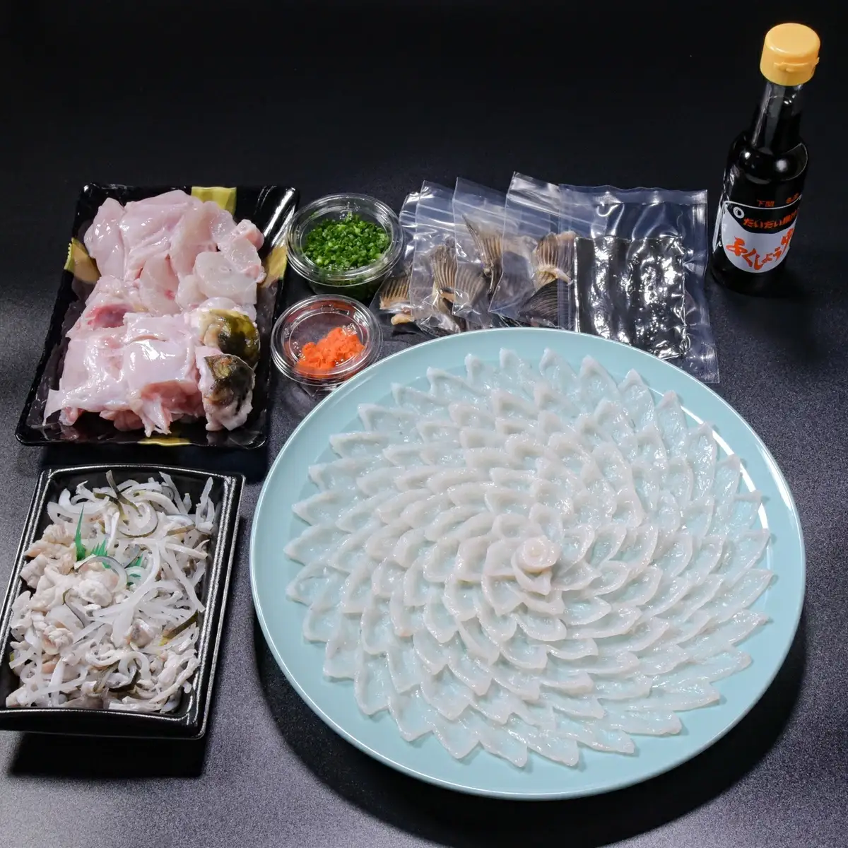 【配送日指定必須】 ふぐセット ふぐ刺身 ふぐ鍋 とらふぐフルコース4～5人前セット（お刺身・ちり用「あら」と「切身」干しひれ付き 冷蔵 トラフグ フグ 最高級 贅沢 とらふぐ 父の日 母の日 イベント お中元 お歳暮 贈答用 ギフト 熨斗 のし 大人気 山口県 本場トラフグ 職人 板前 長門産とらふぐ 仙崎トラフグ (1532)