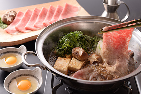 【最高級】飛騨牛 肩ロースすき焼き 700g 【39-10】