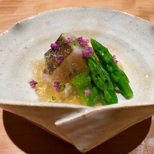 アスパラ王子が育てた自慢のアスパラ　おおもりやオリジナル　穂だけアスパラ1kg【予約受付：令和8年3～4月頃から順次発送】【H-77】