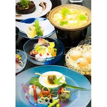 成田家のふるさと納税　旬席コース　お食事券(2名様)_旅行券・チケット 食事券  _【1055004】