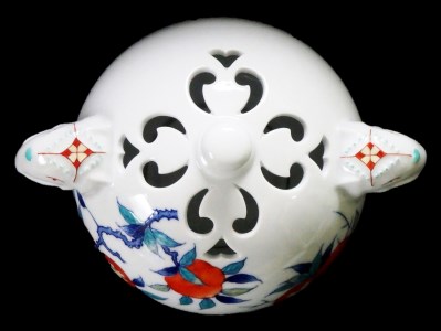 【伊万里焼】市川冬山窯「色鍋島柘榴文台付香炉」 037-H754