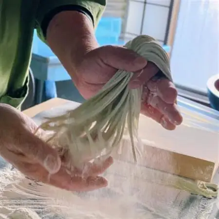 農家レストランの石臼挽き手打ちした十割蕎麦2名様お食事券【1242904】