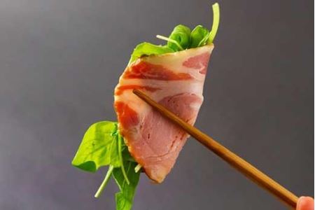 【阿蘇手づくり！こだわりのロースハム170g×4パック  計680ｇ 小分けでお届け】 ひばり工房 ふるさと納税ハム ロースハム ハムスライス 豚肉 ふるさと納税ハム 阿蘇 惣菜 おつまみ スライス 真空パック 冷蔵 金賞 冷凍保存可能でコスパが良い 熊本県 阿蘇市