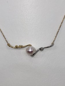 865 アコヤ真珠8mmPt/K18 D0.01ct ペンダントネックレス　チェーンK18アジャスター付き（40ｃｍ）　パール 宝石 ジュエリー 伊勢志摩 伊勢市 冠婚葬祭 結婚式 入学式 卒業式 ギフト 送り物 フォーマル