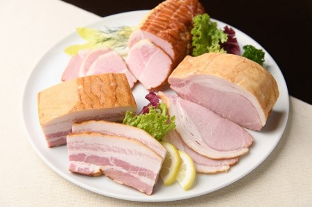【北海道】大人気！北海道産ハム・ベーコン5点詰合せ ハム ベーコン 詰め合わせ 国産ハム 国産ベーコン 詰合せ ハム ベーコン お歳暮 ソーセージ