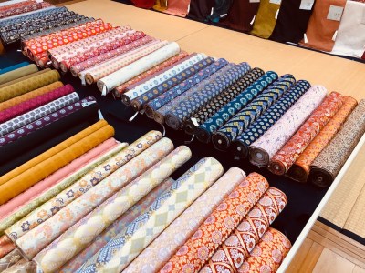 【人形の吉福】金襴ボトルカバー【おまかせ２枚セット】　人形生地使用　ギフト　吉福