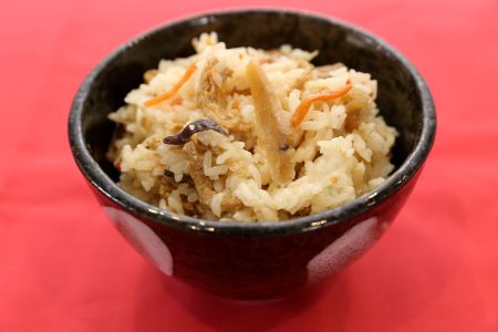 中津からあげ 綾鶏 元祖とり飯の素・白とり飯の素 セット 3合用×各2袋 | 鶏飯 とり飯 ごはんの素 素 ご飯の素 混ぜご飯 混ぜ込みご飯 炊き込みご飯 お弁当 おかず 米 大分県 中津市