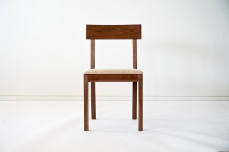 SORIDOME chair 樹種：ウォールナット カラー：ベージュ