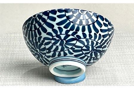 【波佐見焼】 タコ唐草 夫婦 茶碗・箸置き 縁起のいい柄シリーズ 青と赤 4個セット 食器 皿 【大新窯】 [DC82]  波佐見焼