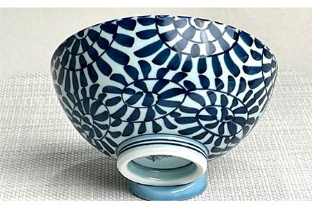 【波佐見焼】タコ唐草 夫婦 茶碗・ペア マグカップ・箸置き 青と赤 6個セット 食器 皿 【大新窯】 [DC84]  波佐見焼
