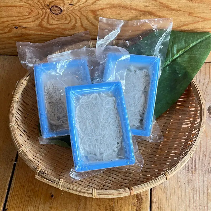 超鮮度！朝どれ 生しらす 小 3パック【凍眠凍結使用】【 惣菜 お刺身 生食 日本酒 焼酎 お取り寄せ 希少部位 御中元 お中元 お歳暮 父の日 母の日 贈り物 しらす しらす】【家庭用 自宅用 贈答品 贈答用 ギフト 神奈川県 小田原市 】