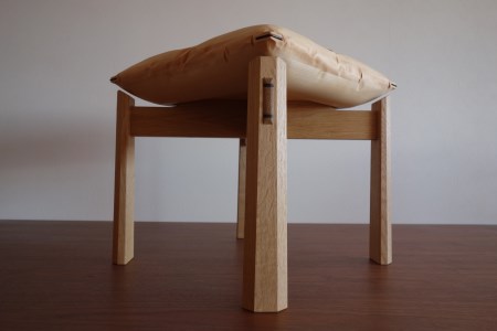 【バウ工房】木ションスツール〈製作：大門 嚴〉