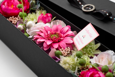フラワーアレンジメント アーティフィシャルフラワー ギフト BOX [La.Rose Fleur 山形県 高畠町 tk06ayt140000]