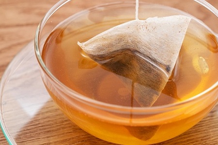 丹波黒　お茶とお菓子の詰め合わせ（ティーバッグ3種詰め合わせ　国産丹波黒大豆使用　釜炒り式低温焙煎　炒り豆　きな粉黒豆）　[010US008]