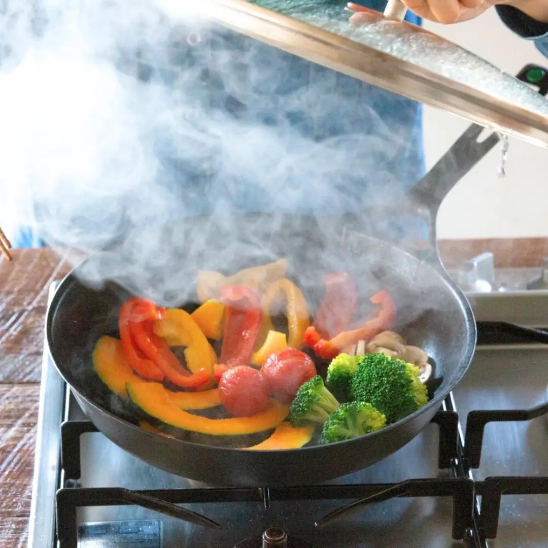 鋳物 フライパン 26cm ユニロイ | IH対応 フライパン 燕三条製 シリコーンマーク付 鉄