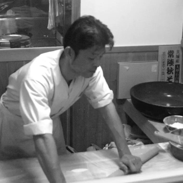 【常陸秋そば使用 手打ちそば 】＜ギフト＞ 冷凍 手打ち そば （ 大正ロマンパッケージ ） ４人前 蕎麦 生そば 麺 食品 年越し 贈答 [AN013sa]