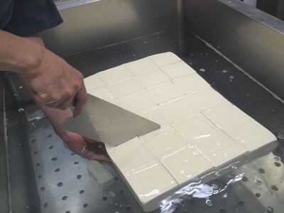 手造り豆腐　国産大豆100%使用　こだわり製法