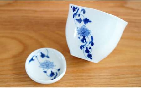有田焼 ゆらり和カップ＆豆皿セット/帯花唐草【藍土】 フリーカップ おしゃれ 贈り物 ギフト A12-173