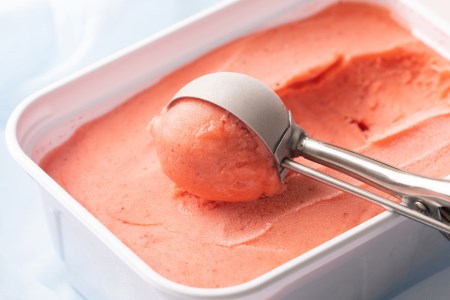 あまおうを使用した フルーティーで 濃厚あまおうジェラート 1000ml [南国フルーツ株式会社 福岡県 筑紫野市 21760115]