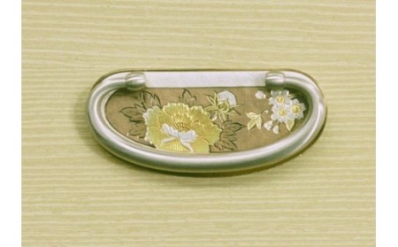 桐たんす専門店より 総桐箪笥「宝珠（衣装たんす）」 【普段着が着物の方に】開戸内部は取り出しやすい総お盆タイプ。　職人による、手作り・手仕上げの工場よりお届け／総桐箪笥和光　AH041