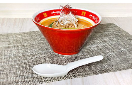 【美濃焼】Re：th らいもん龍どんぶり（白・朱）とレンゲペアセット【本郷】食器 どんぶり 丼 ラーメン鉢 麺鉢 ラーメン丼 レンゲ 龍 本格 白 ホワイト 赤 レッド 中華 ラーメン ペア 送料無料 [MCB003]