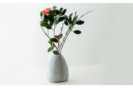 【美濃焼】likestone フラワーベースセット（ドット）【芳泉窯】【TOKI MINOYAKI返礼品】インテリア 雑貨 花瓶 花器 一輪挿し 大理石調 陶器 土物 白 ホワイト シンプル おしゃれ 送料無料 [MBQ004]
