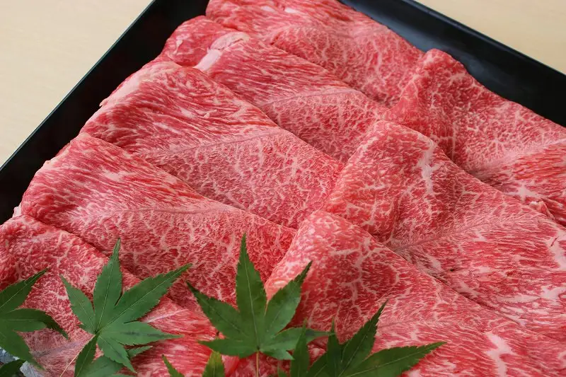 博多和牛 上スライス すき焼き用(300ｇ×2) | 納税 福岡 福岡県 福岡市 肉 お肉 すきやき すき焼き肉 すきやき肉 牛肉 博多 お礼の品 特産品 お取り寄せ グルメ ご当地 和牛 牛 国産牛肉 おいしい肉 九州 取り寄せ 食べ物 食品 返礼品