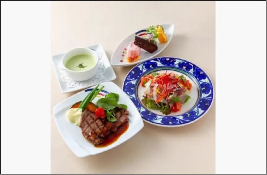 食事券 福岡市 天空ランチコース 展望券付 2名様 福岡タワー内展望レストランにて優雅なひとときを ペアチケット ペア 絶景 レストラン ランチ 食事 お食事券 チケット 記念日 誕生日 お祝い 女子会 福岡 福岡県