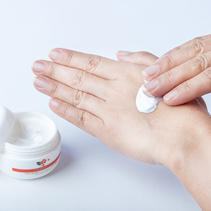 長崎県松浦産椿オイル3点セット(食用油・洗顔石鹸・モイスチャークリーム)【B2-187】