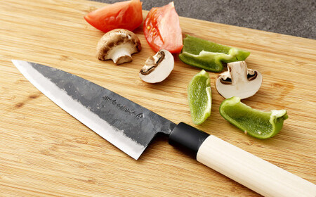 【土佐打刃物】黒打舟行 万能包丁 16.5cm （両刃） 万能包丁  ナイフ キッチン 手打鍛造刃物