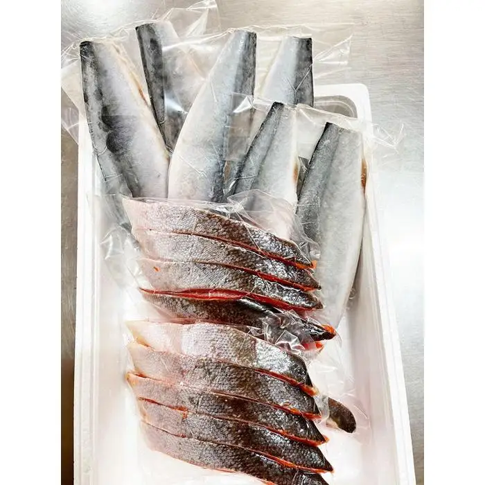 迷ったらコレ！！魚鶴商店の天然紅サケ１ｋｇ & 塩さばフィレ６枚セット