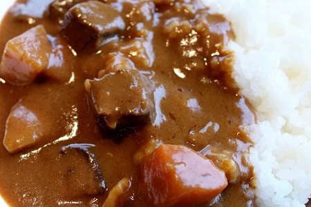 駅長おすすめご当地カレー　はたけしめじゴロゴロカレーとコク旨ビーフカレーセット　[010NA026]