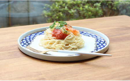 【まるふくオリジナル】有田焼 桔梗渕 Round plate 2枚セット 七宝地紋【まるふく】器 うつわ 食器 ワンプレート カフェプレート 染付 総手描き 切立プレート 小皿 取皿 セット A45-315