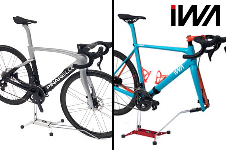 [バイクスタンド／赤] スポーツバイクの保管と整備がこれ一台 スルーアクスル・ディスクブレーキ対応「iWA1」＆前輪を外して整備できる「フォークサポート」セット【0422】