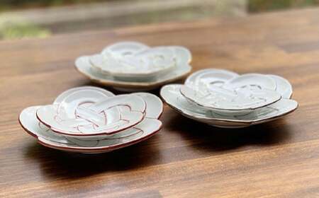 有田焼 田清窯 梅むすび皿 6枚セット【まるふく】器 うつわ 食器 皿 プレート 取皿 小皿 縁起物 白 梅 うめの食器 結び お祝い 人気な食器 食器セット A55-130