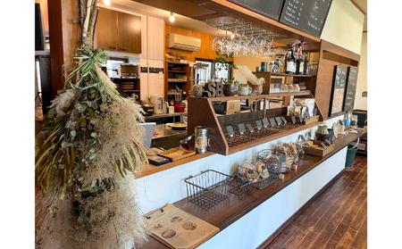 ＜songbird cafe＞マフィン１２個セット 〇 焼き菓子 読谷村 沖縄 小麦粉使用 カフェ 季節のオススメ スイーツ 地場産品 詰め合わせ お楽しみ 焼き立て チルド配送 人気商品 手作り ナッツ使用 バター使用 卵使用